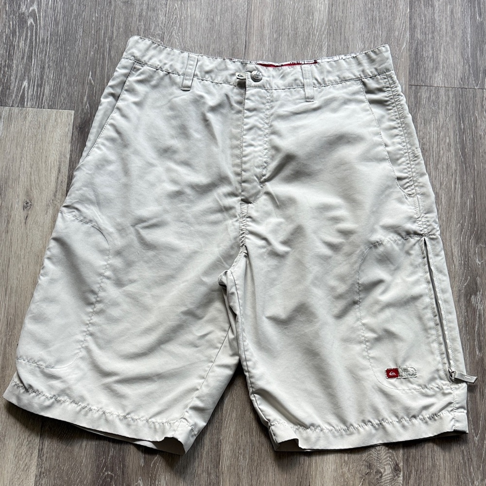Men's QuikSilver Tan Shorts Size 32